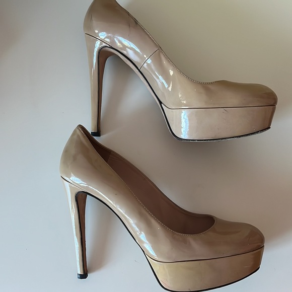 Stuart Weitzman nude vinyl leather platform pumps - Picture 3 of 8